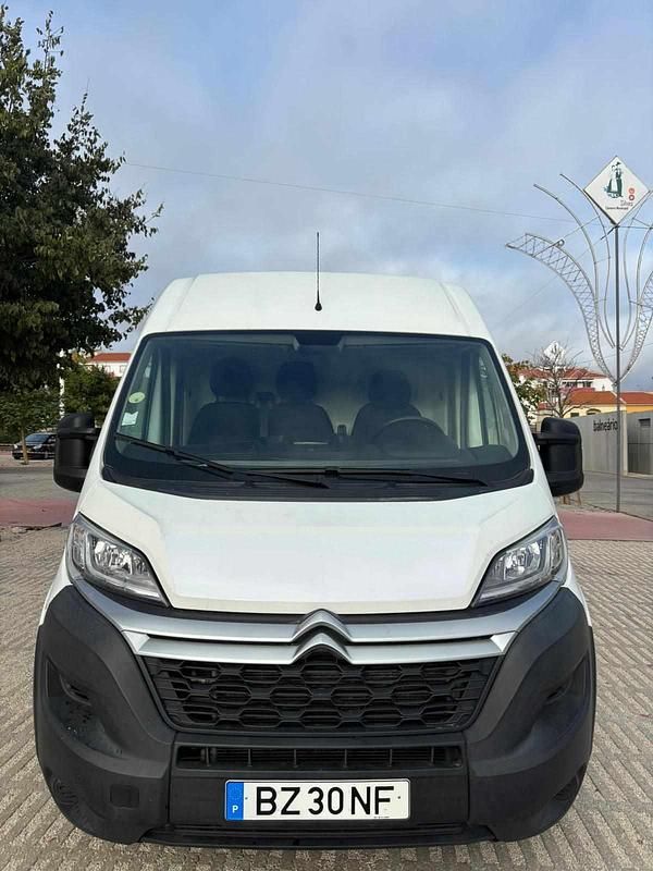 Branco Usado 2020 Citroën Jumper Monovolume | € 21.525 (Preço justo) - Imagem 1/4