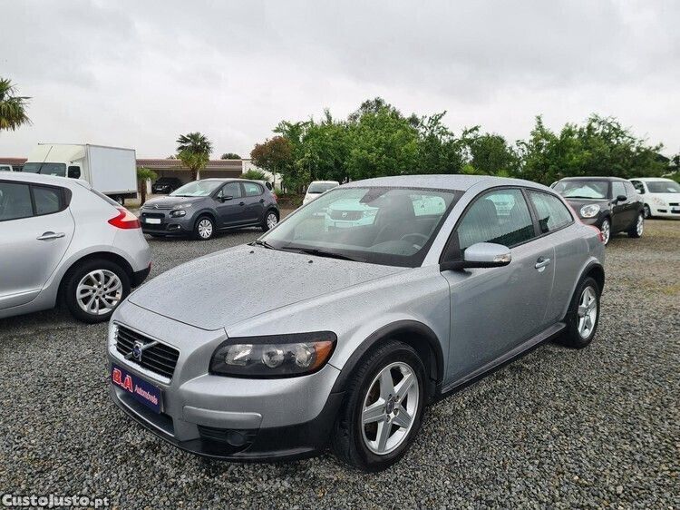 Cinza Usado 2008 Volvo C30 Citadino | € 6.900 - Imagem 1/1