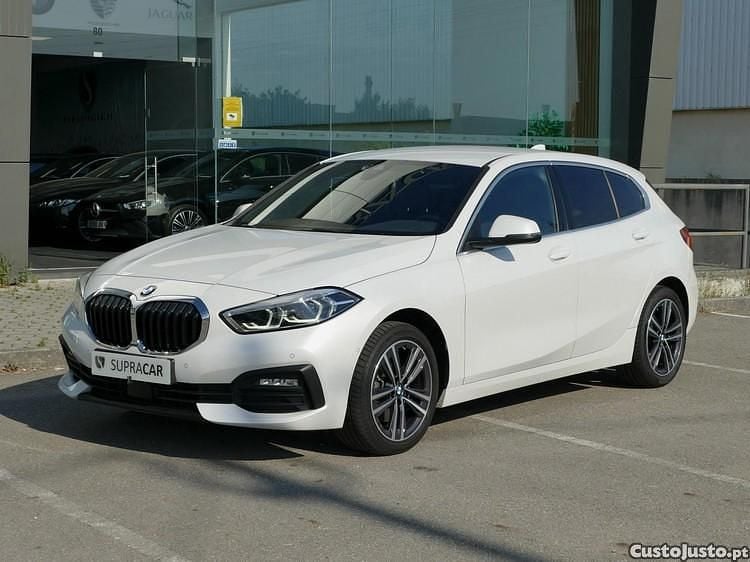 Branco Usado 2022 BMW 116 Sport Line Citadino | € 21.990 (Preço justo) - Imagem 1/1