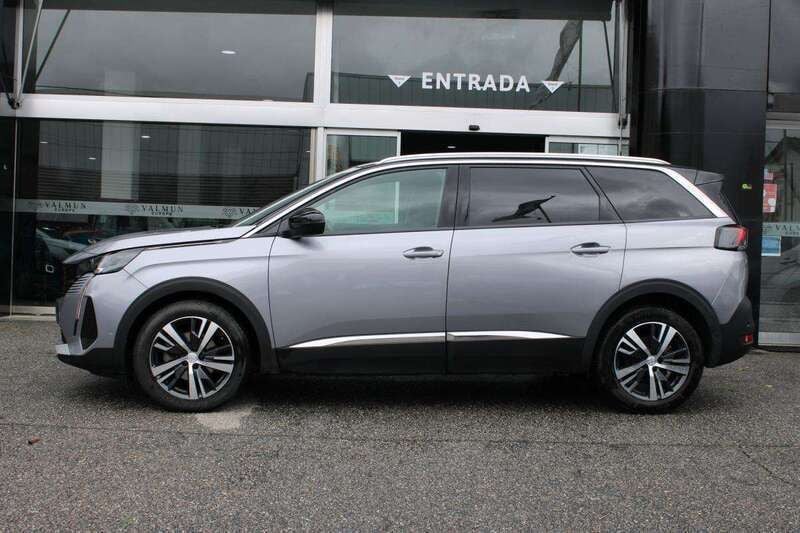Usado Peugeot 5008 Allure 130 HP (95 kW) 2023 Cinzento Monovolume