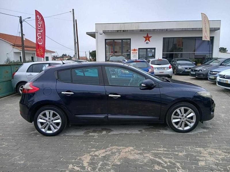 Azul Usado 2009 Renault Mégane III Citadino | € 6.800 (Caro) - Imagem 1/4