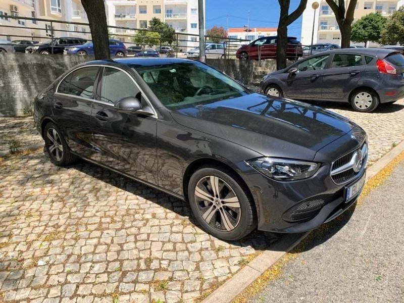 Cinzento Usado 2022 Mercedes C300 Sedan | € 35.500 - Imagem 1/4