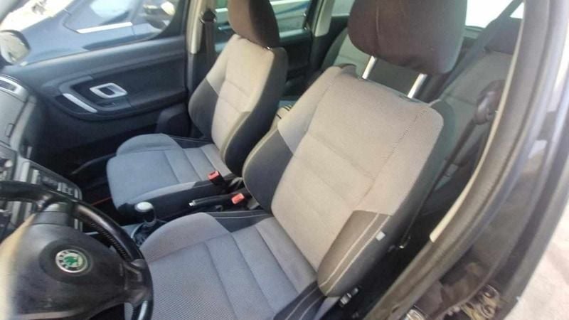 Usado Skoda Roomster 80 HP (58 kW) 2007 Preto Monovolume