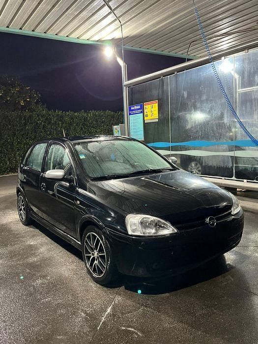 Usado 2004 Opel Corsa Sedan | € 2.150 (Preço justo) - Imagem 1/4