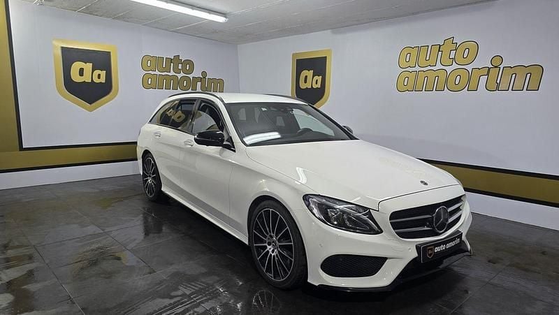 Usado Mercedes C300 AMG line 231 HP (169 kW) 2017 Branco Carrinha