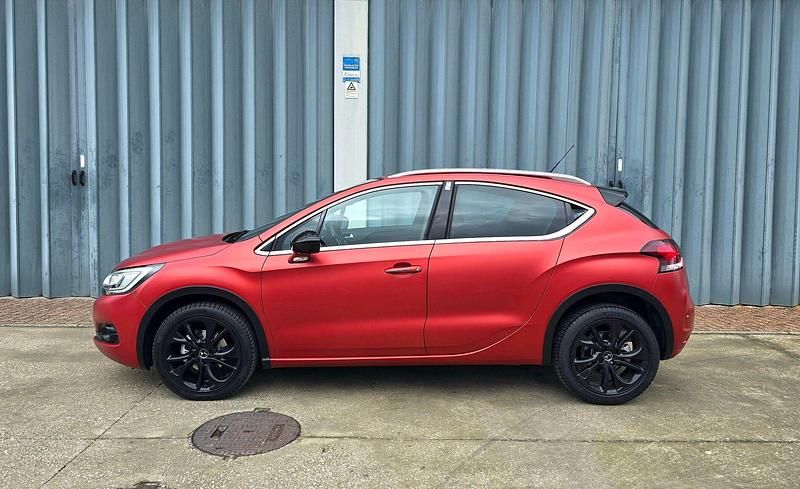 Usado DS Automobiles DS4 Terre Rouge 130 HP (95 kW) 2017 Vermelho Citadino