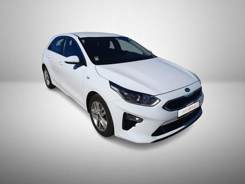 Branco Usado 2023 Kia Ceed Urban | € 12.990 (Super Preço) - Imagem 1/4