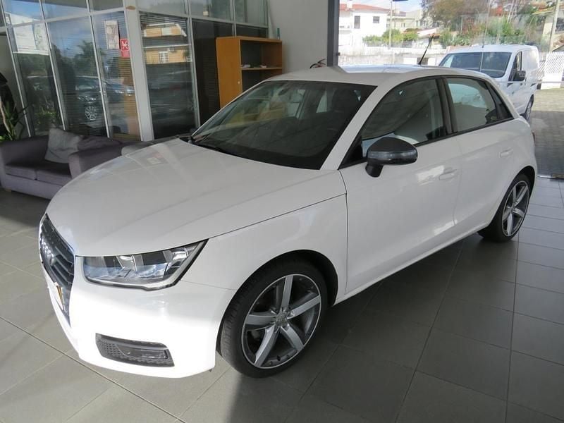 Branco Usado 2017 Audi A1 Sportback Citadino | € 16.500 - Imagem 1/4
