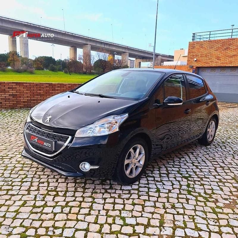 Usado Peugeot 208 82 HP (60 kW) 2013 Preto Citadino