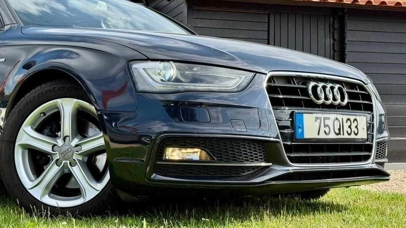 Azul Usado 2015 Audi A4 Carrinha | € 16.900 (Preço justo) - Imagem 1/4