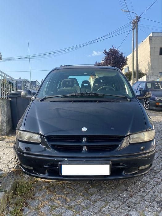 Usado 2000 Chrysler Voyager Monovolume | € 1.550 - Imagem 1/4