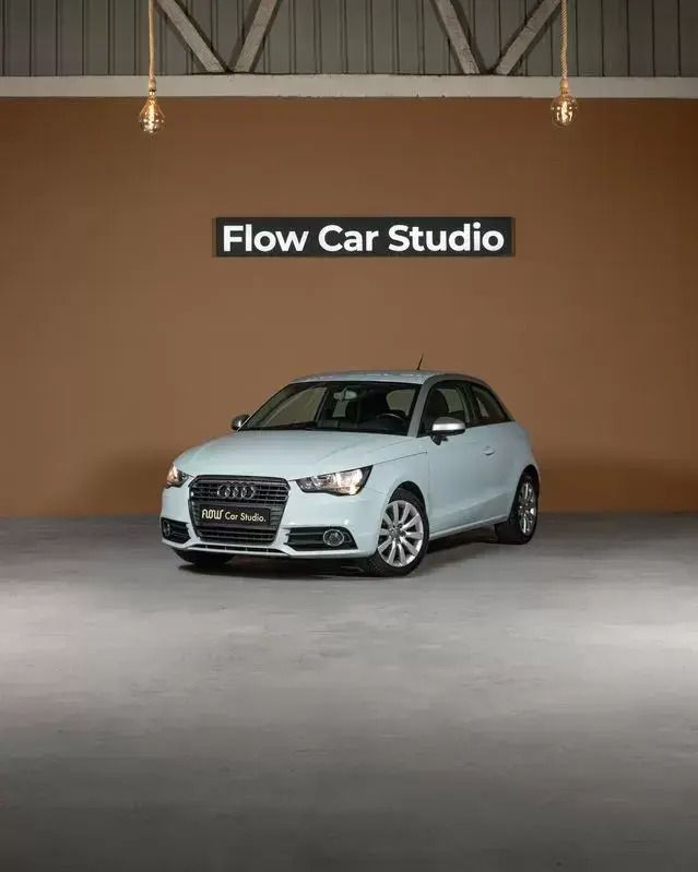 Azul Usado 2011 Audi A1 Comfort Citadino | € 9.500 (Preço justo) - Imagem 1/4