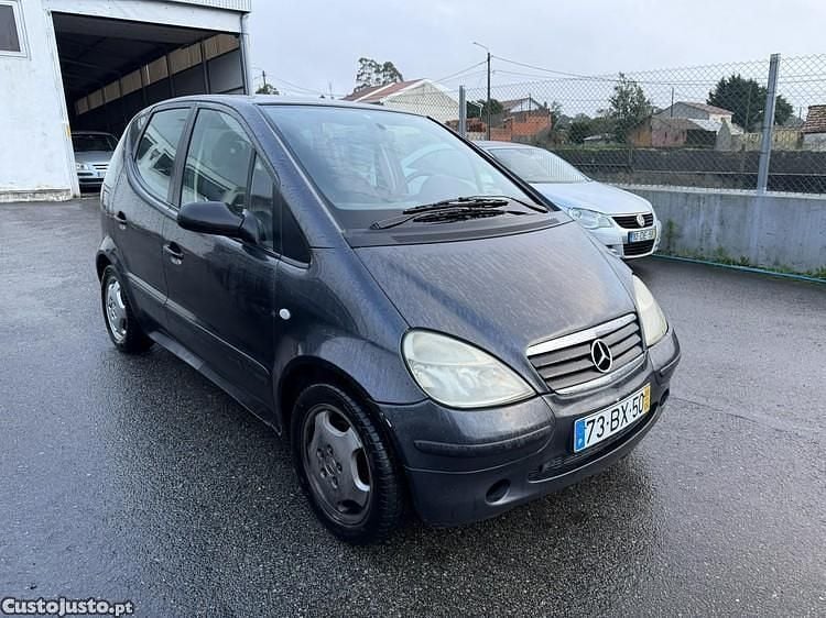Usado Mercedes A170 80 HP (58 kW) 2000 Cinza