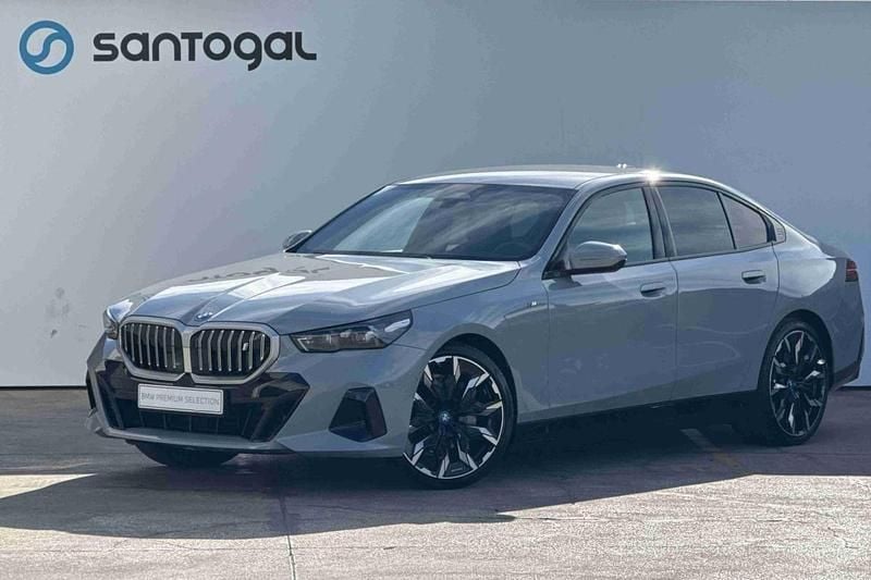 Branco Usado 2023 BMW 1602 | € 57.900 - Imagem 1/4