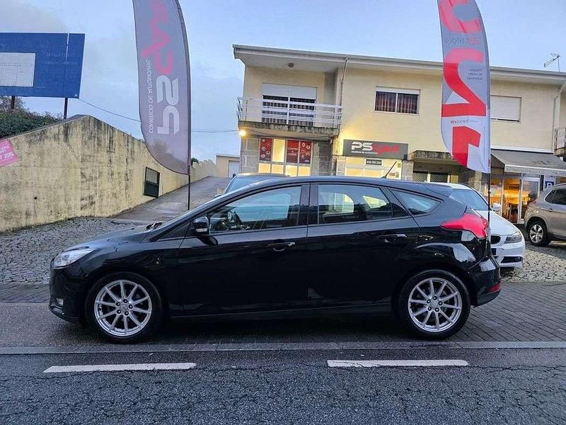 Usado Ford Focus 120 HP (88 kW) 2018 Preto