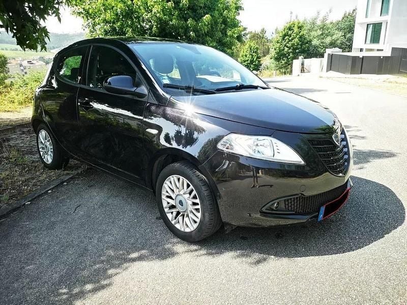 Preto Usado 2014 Lancia Ypsilon Gold Citadino | € 7.250 (Preço justo) - Imagem 1/4