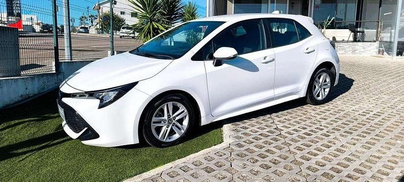 Usado Toyota Corolla 98 HP (72 kW) 2020 Branco