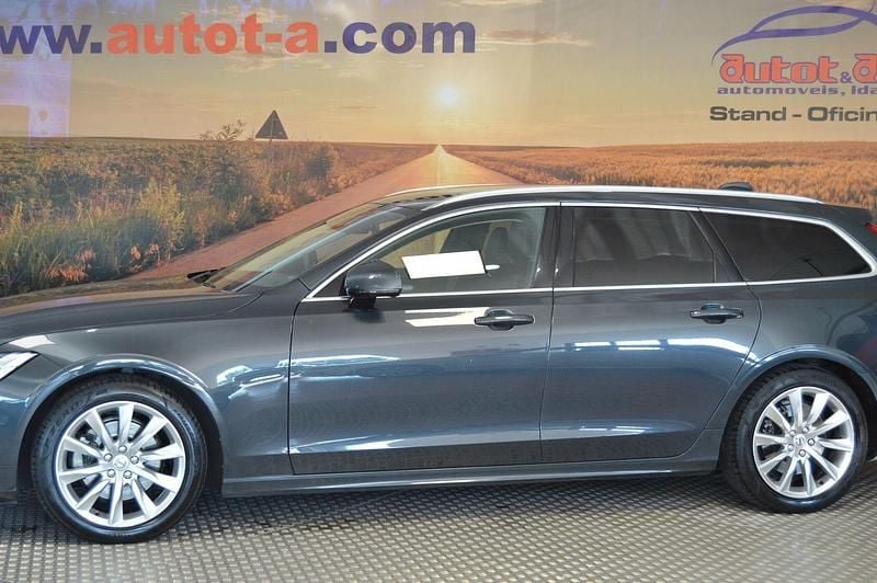 Usado Volvo V90 Momentum 190 HP (139 kW) 2019 Cinza Carrinha