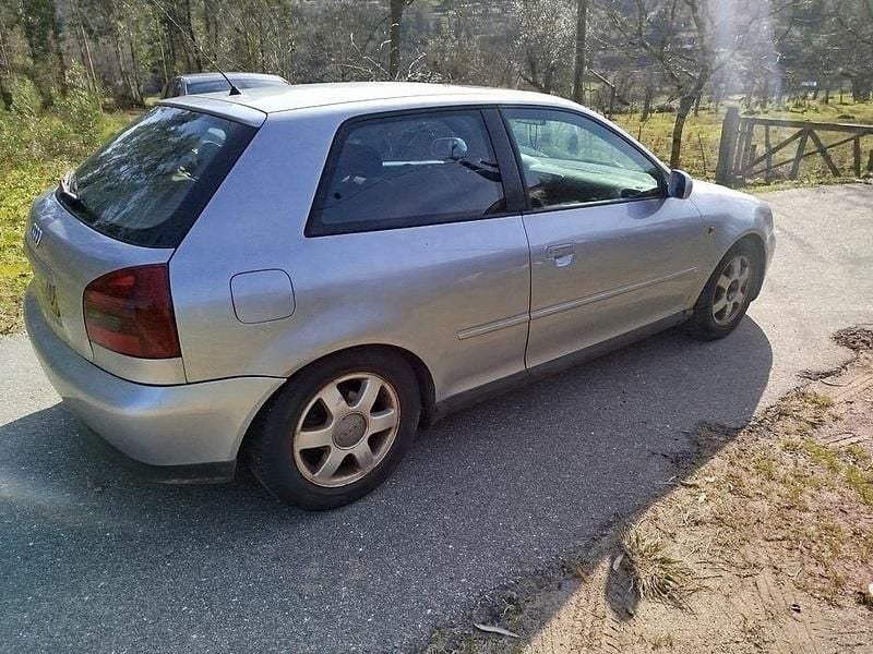 Usado Audi A3 90 HP (66 kW) 1997 Citadino
