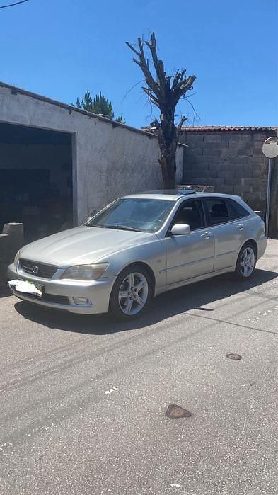 Usado 2002 Lexus IS200 Carrinha | € 8.500 - Imagem 1/4