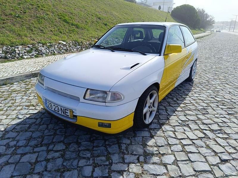 Usado Opel Astra 150 HP (110 kW) 1991