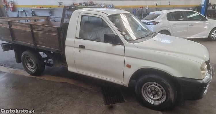 Branco Usado 1998 Mitsubishi L200 Pickup | € 7.900 - Imagem 1/1