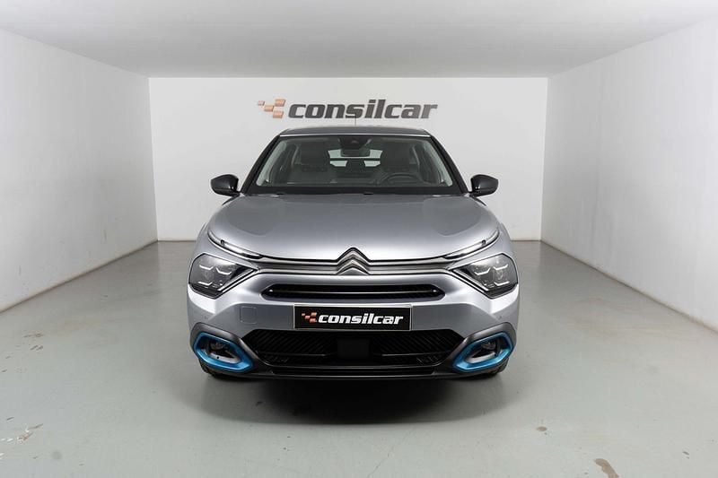 Cinza Usado 2022 Citroën e-C4 Live Citadino | € 18.880 (Preço justo) - Imagem 1/4