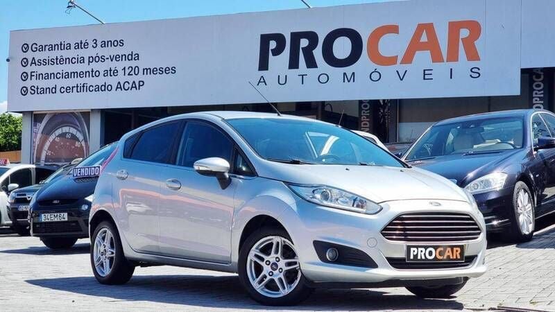 Cinzento Usado 2014 Ford Fiesta Citadino | € 9.900 (Preço elevado) - Imagem 1/4