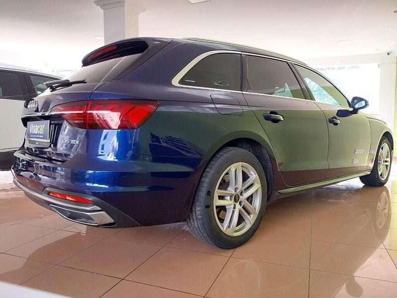 Azul Usado 2023 Audi A4 Carrinha | € 38.850 - Imagem 1/4