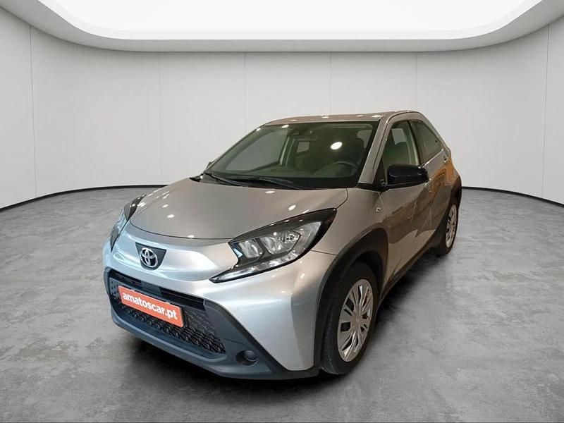 Cinzento Usado 2023 Toyota Aygo Citadino | € 15.950 - Imagem 1/4