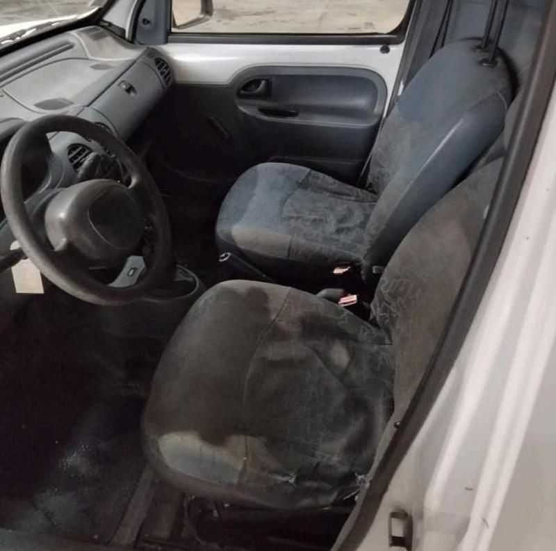 Usado Renault Kangoo 55 HP (40 kW) 2001 Branco Monovolume