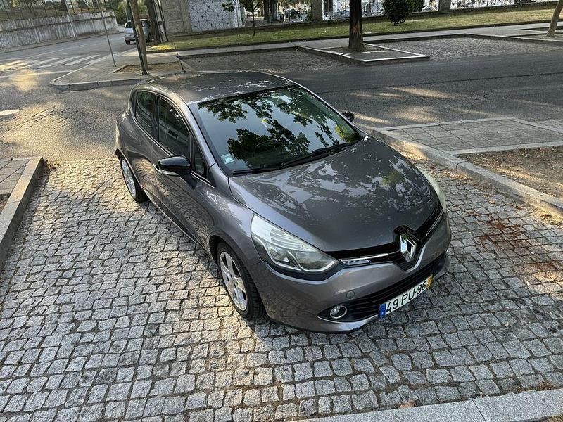 Usado 2015 Renault Clio IV Sedan | € 6.800 (Preço justo) - Imagem 1/4