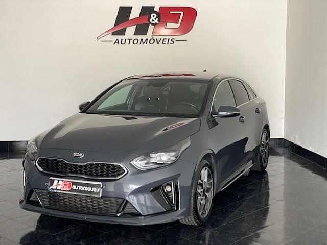 Cinzento Usado 2022 Kia ProCeed Citadino | € 19.000 (Preço justo) - Imagem 1/4