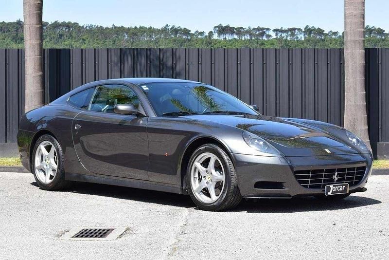 Usado Ferrari 612 540 HP (397 kW) 2006 Cinzento Coupé
