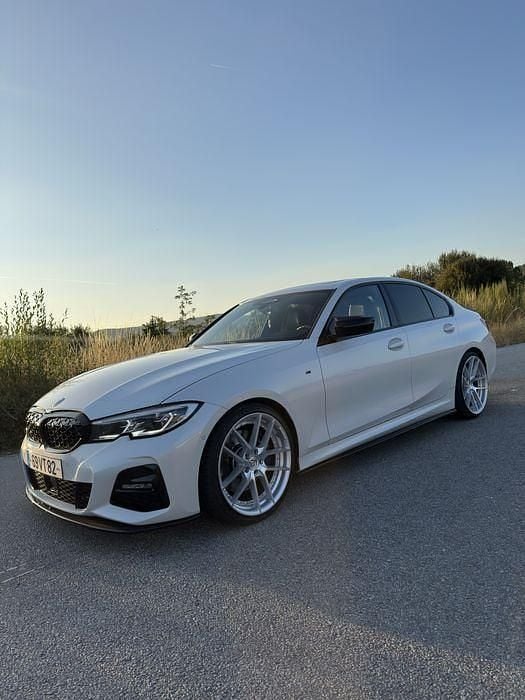 Usado 2019 BMW 330 Comfort Edition Sedan | € 34.000 - Imagem 1/4