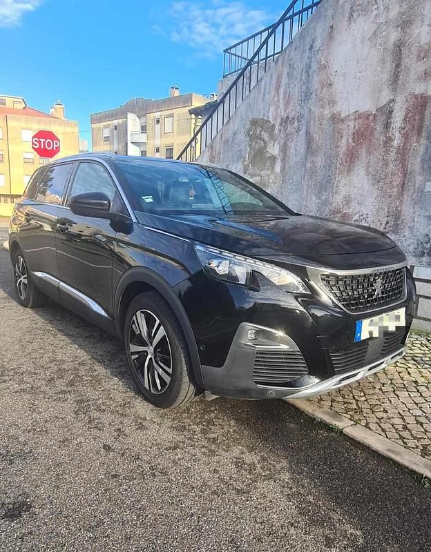 Preto Usado 2017 Peugeot 5008 Monovolume | € 20.900 (Preço justo) - Imagem 1/4