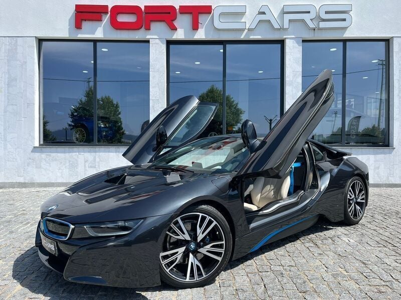 Cinza Usado 2015 BMW i8 Coupé | € 68.990 - Imagem 1/4
