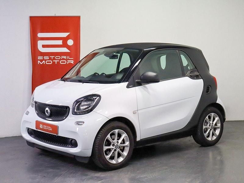 Branco Usado 2018 Smart ForTwo Coupé Passion Coupé | € 12.500 (Preço justo) - Imagem 1/4