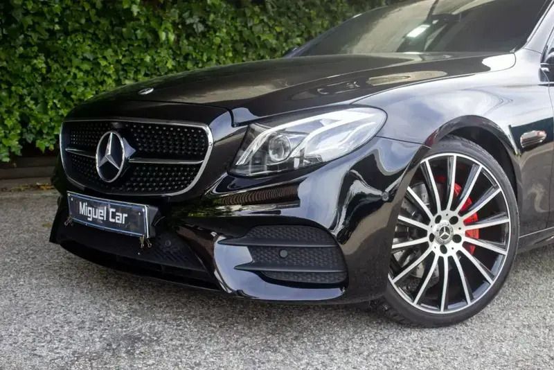Usado Mercedes E300 AMG line 245 HP (180 kW) 2019 Preto Sedan