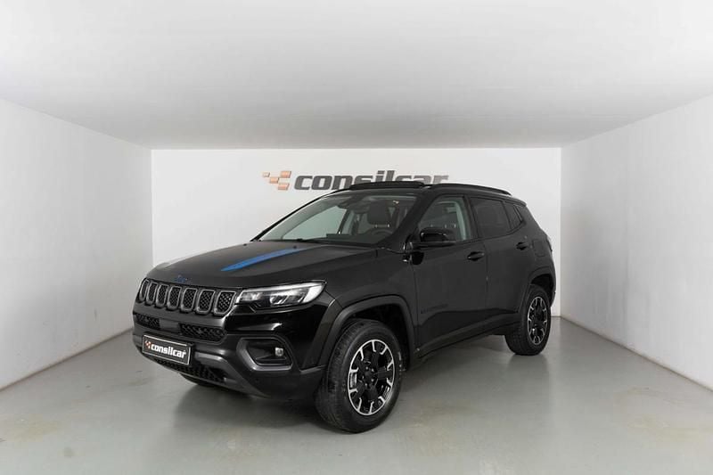 Preto Usado 2022 Jeep Compass Trailhawk SUV | € 24.980 (Preço justo) - Imagem 1/4