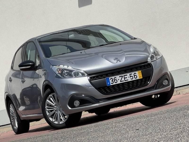 Cinzento Usado 2019 Peugeot 208 Citadino | € 12.900 (Preço justo) - Imagem 1/4