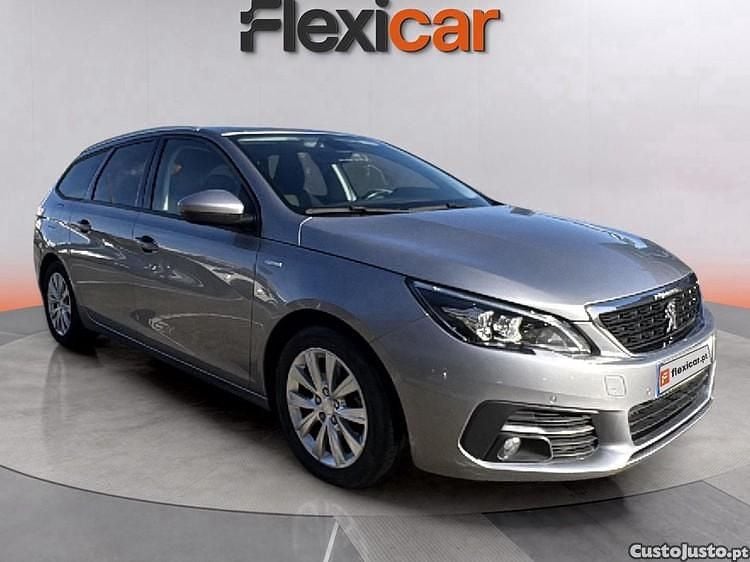 Usado Peugeot 308 SW Style 102 HP (75 kW) 2020 Cinza Carrinha