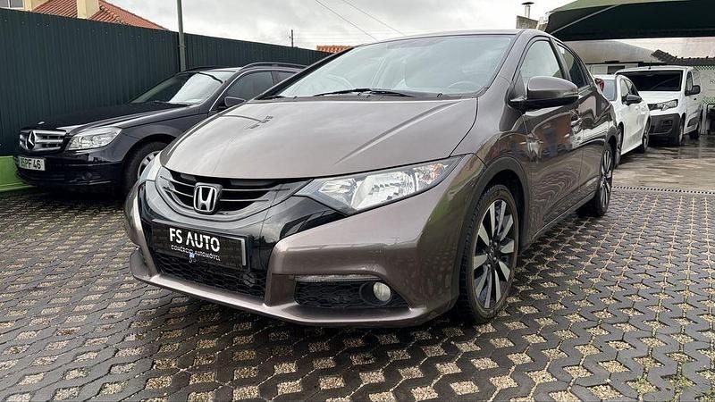 Usado Honda Civic Executive 120 HP (88 kW) 2014 Sedan