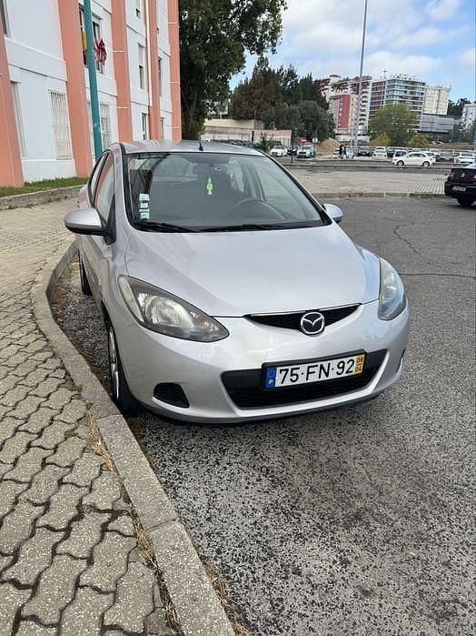 Usado 2008 Mazda 2 Comfort Sedan | € 4.200 (Preço justo) - Imagem 1/4