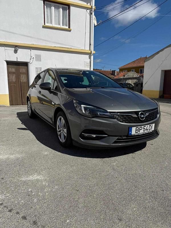 Cinzento Usado 2020 Opel Astra Citadino | € 12.950 (Preço justo) - Imagem 1/4