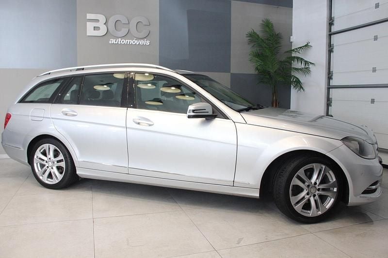 Usado Mercedes C200 Avantgarde 136 HP (100 kW) 2014 Cinza Carrinha