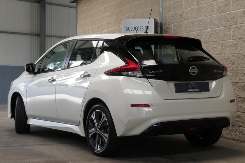 Usado Nissan Leaf Acenta 160 kW (218 HP) 2022 Branco Citadino