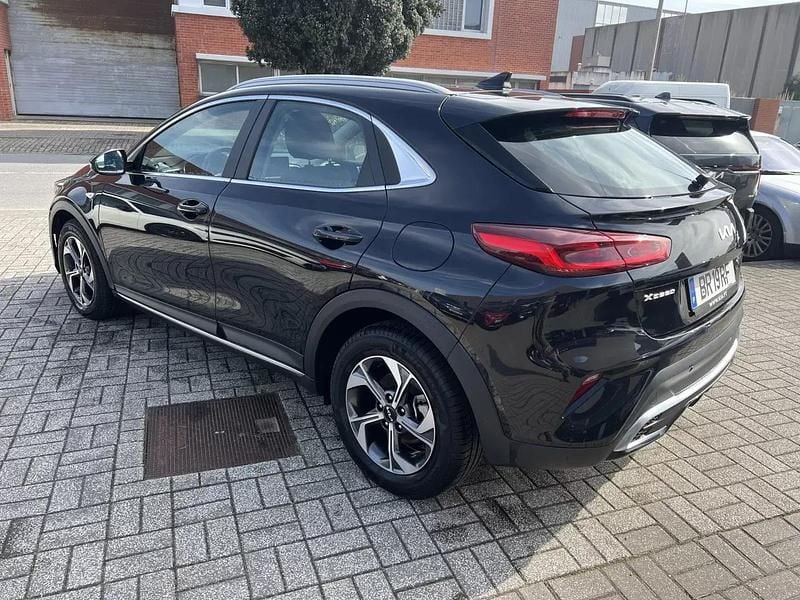 Usado Kia XCeed 100 HP (73 kW) 2025 Preto SUV