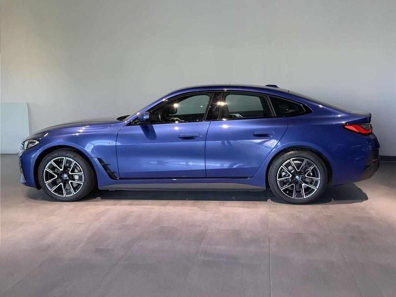Usado BMW i4 250 kW (340 HP) 2023 Azul Sedan