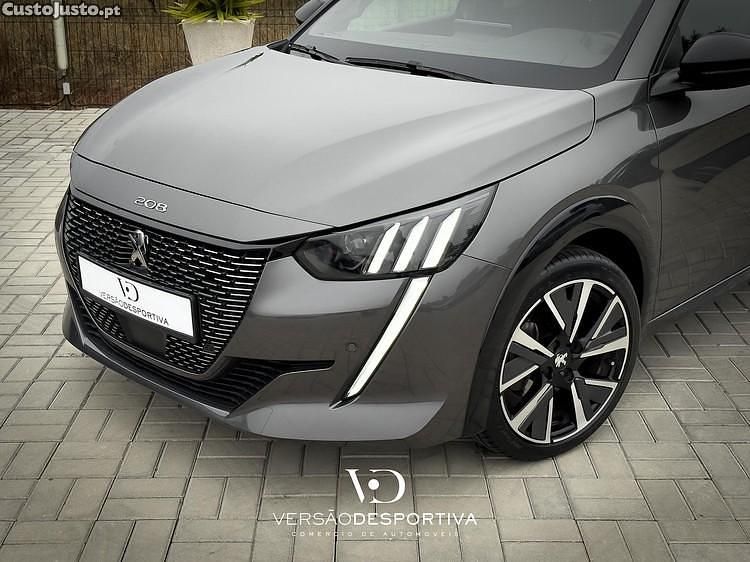 Cinza Usado 2021 Peugeot 208 GT-line Citadino | € 16.990 (Caro) - Imagem 1/1